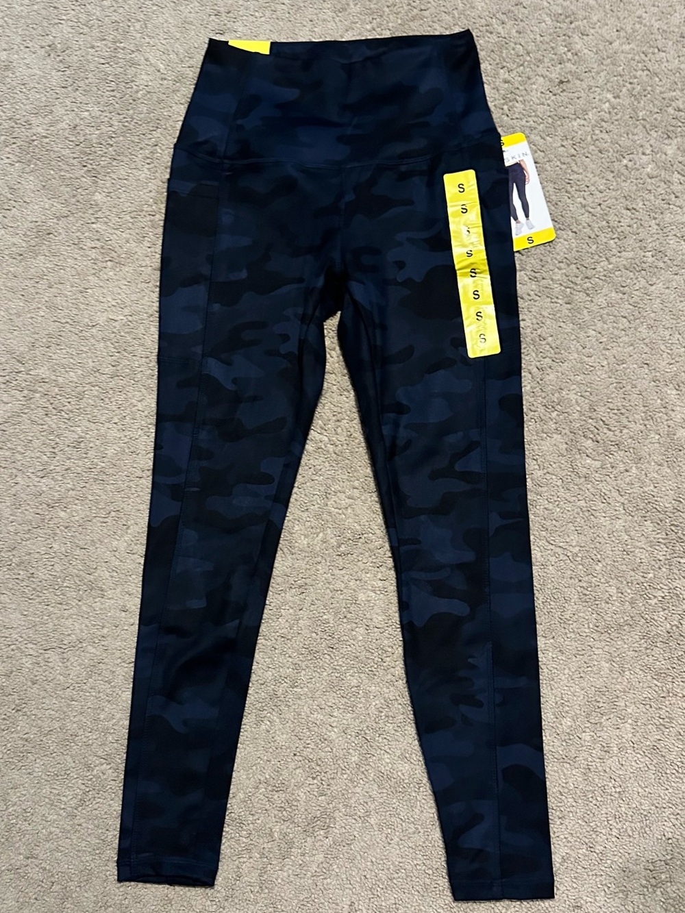 NWT Woman’s Danskin Black and Navy Camo High-Waist Leggings Sz S